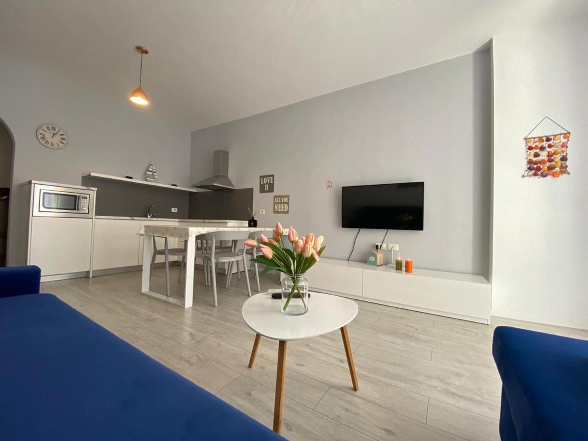 Rock Apartments Sarandë Esterno foto