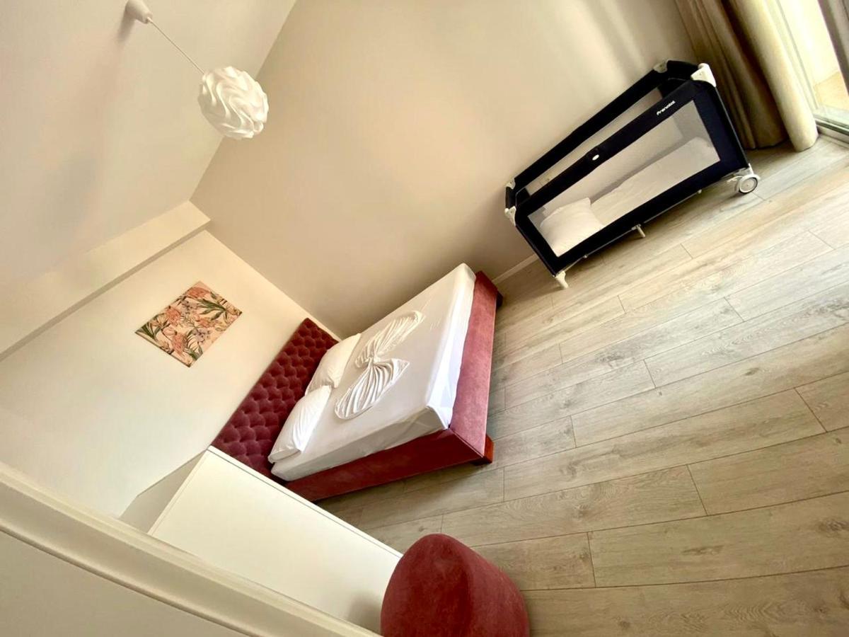 Rock Apartments Sarandë Esterno foto