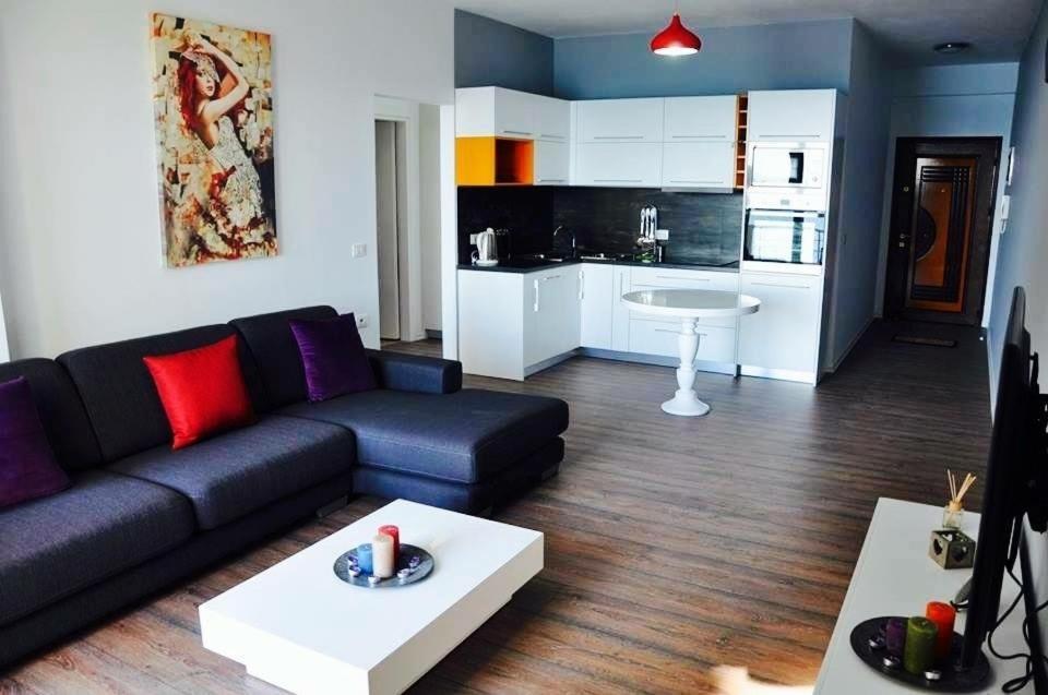 Rock Apartments Sarandë Esterno foto