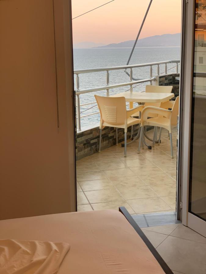 Rock Apartments Sarandë Esterno foto