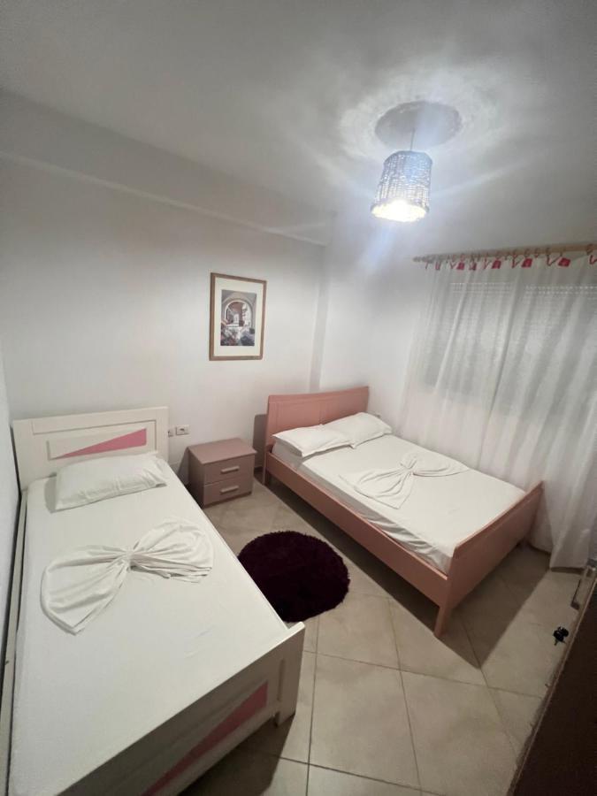 Rock Apartments Sarandë Esterno foto